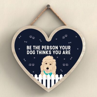 P5718 - Goldendoodle Sé la persona que tu perro cree que eres sin Katie Pearson Artworks Placa colgante con forma de corazón