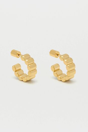 Boucles d'oreilles créoles texturées perlées 1