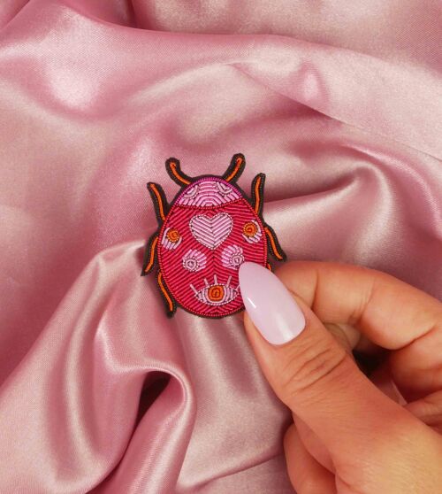 Broche Coccinelle Amour - fait main broderie cannetille