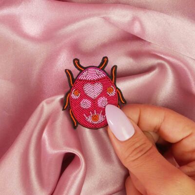 Broche Coccinelle Amour - fait main broderie cannetille