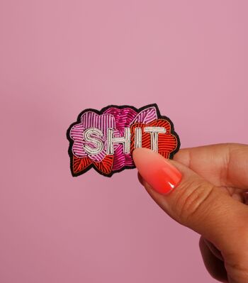 Broche Shit - fait main broderie cannetille 1