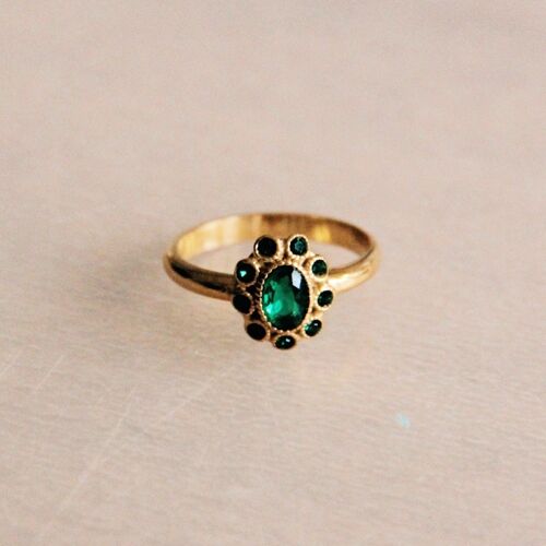 Stainless steel vintage ring with green stones - gold