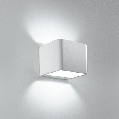 Aplique LED ATLAS 6W en aluminio blanco con luz biemisión, luz cálida