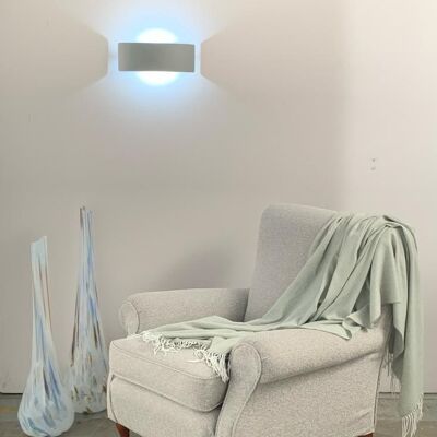 Tresor LED 10W wall light in matte white metal and sand-colored tempered glass diffuser