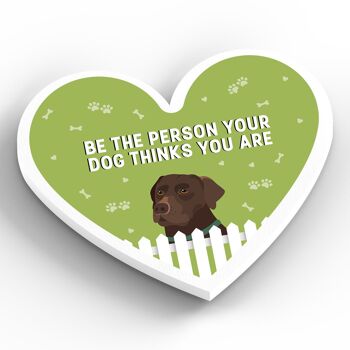 P5870 - Chocolat Labrador Personne que votre chien pense que vous êtes Katie Pearson Artworks Aimant en bois en forme de coeur 2