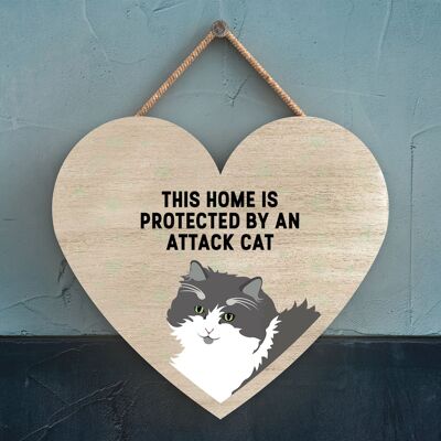 P6026 - Gato gris y blanco Home Protected Attack Cat Katie Pearson Artworks Placa colgante de madera en forma de corazón