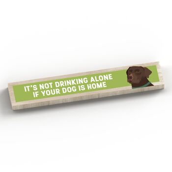 P6232 - Chocolat Labrador Not Drinking Alone Katie Pearson Artworks Bloc Momento en bois 2