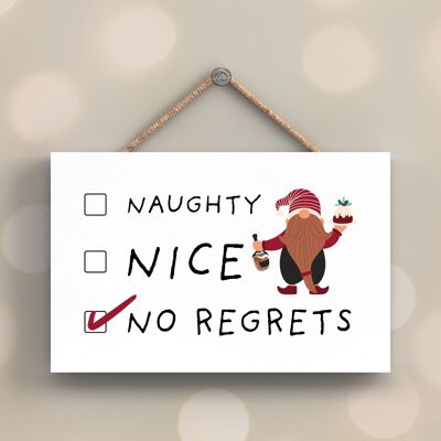 P6691 - Naughty Nice No Regrets Gonk Decorazione natalizia con targa in legno festiva