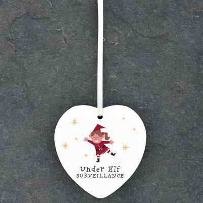 P6793 - Sotto la sorveglianza degli elfi Ornamento festivo con pallina a forma di cuore in ceramica Decorazione natalizia