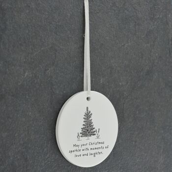P6870 - Sparkle Love Laughter Tree Dessin au trait Illustration Ornement de boule de Noël en céramique 2