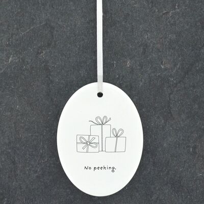 P6887 - No Peeking Presents Line Drawing Illustration Ornamento di pallina di Natale in ceramica