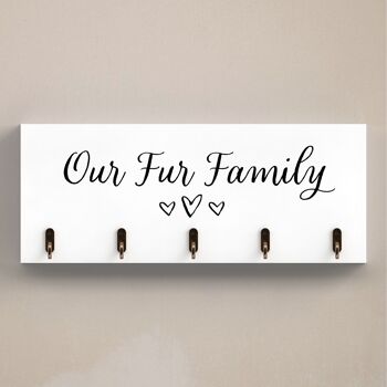 P7237 - Our Fur Family Hearts Porte-clés à 5 crochets muraux Crochets en bois Plaque de typographie moderne 1