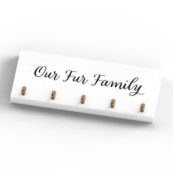 P7238 - Notre famille de fourrures Porte-clés à 5 crochets muraux Crochets en bois Plaque de typographie moderne 4