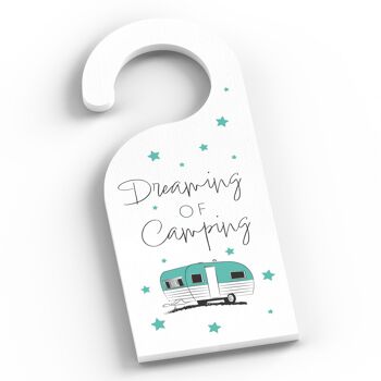 P7367 - Dreaming of Camping Green Camper Caravan Camping Plaque à suspendre sur le thème 2