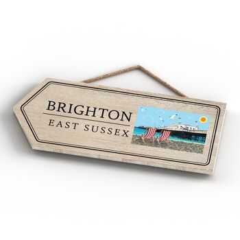 P7878 - Brighton Works Of K Pearson Seaside Town Illustration Flèche en bois Plaque à suspendre 3