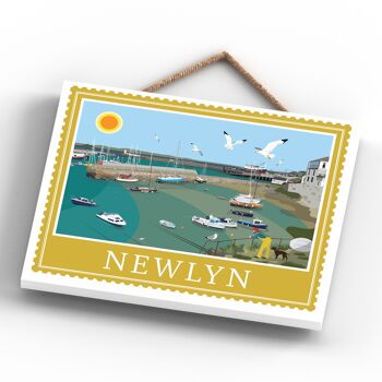 P7946 - Newlyn Works Of K Pearson Seaside Town Illustration Plaque à suspendre en bois 3