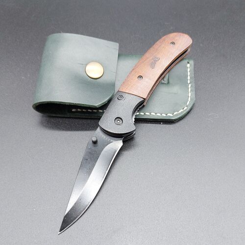 Geiranger Razor. Knife Opplav Geiranger. Razor Manufactured with Stainless Steel 2J / 1.6 mm thick leather case handmade in our workshops.( green forest)