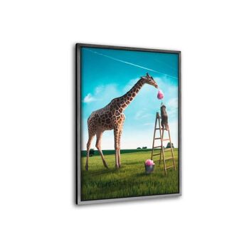 La girafe affamée - tableau sur toile avec espace d'ombre 27