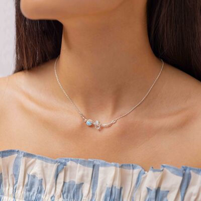 Collana fluente di opalite