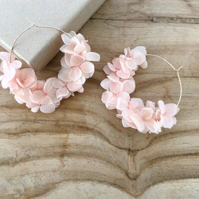Hoop Earrings in Gold filed Gold and Natural Dried Flowers Pink Hydrangea