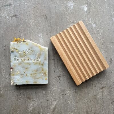 Geschenkbox mit Seifenpeeling und Seifenschale aus Holz