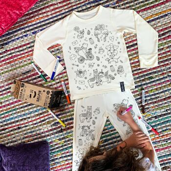 Kids Valentines Color In Pyjama Craft Kit avec stylos en tissu 3