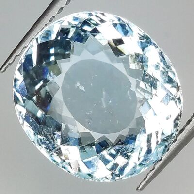 Aigue-marine 6.62ct taille ovale 12.5x11.5mm
