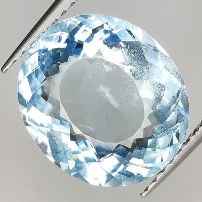 Aigue-marine 4.77ct taille ovale 12.2x10.7mm