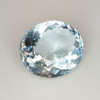 Aigue-marine 4.77ct taille ovale 12.2x10.7mm 5