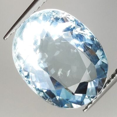 Aigue-marine 5.34ct taille ovale 13.2x10.1mm