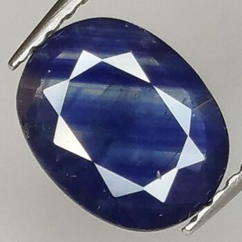 Saphir Bleu 1.65ct taille ovale 8.9x6.9mm 1