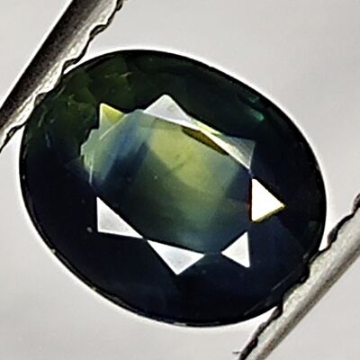 0,75 ct Grüner Saphir im Ovalschliff, 6,2 x 5,0 mm