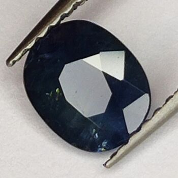 Saphir Bleu 1.09ct taille ovale 6.6x5.5mm 2