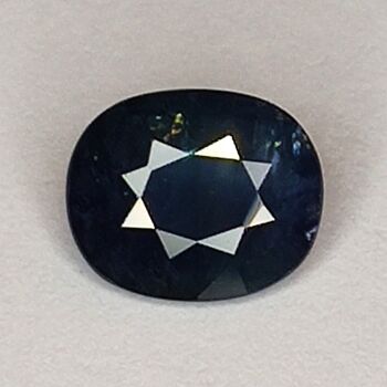 Saphir Bleu 1.09ct taille ovale 6.6x5.5mm 4
