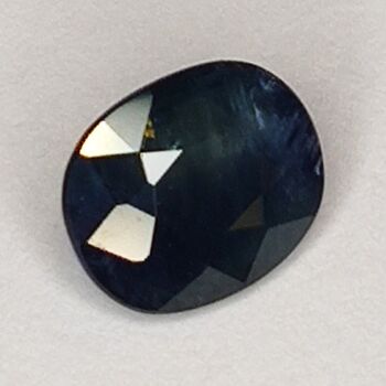 Saphir Bleu 1.09ct taille ovale 6.6x5.5mm 5