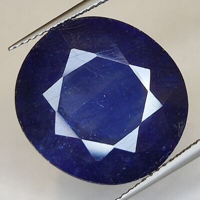 20,89 ct Blauer Saphir im Ovalschliff, 17,9 x 16,4 mm