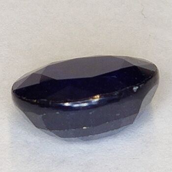 Saphir Bleu 8.91ct taille ovale 12.6x11.4mm 6