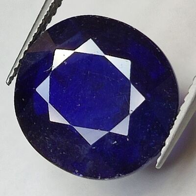 Saphir Bleu 12.72ct taille ovale 14.9x13.5mm