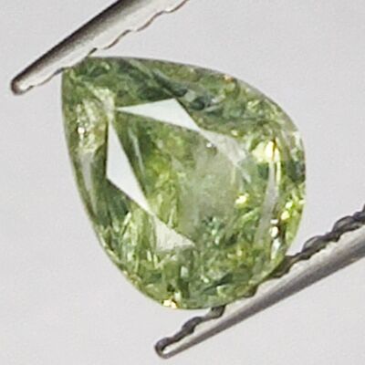 Zaffiro verde taglio a pera da 0,82 carati 6,5x5,1 mm