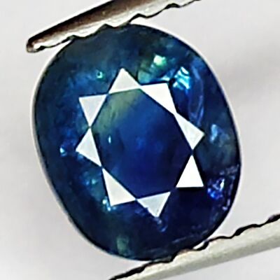 0,75 ct Blauer Saphir im Ovalschliff, 5,8 x 4,8 mm