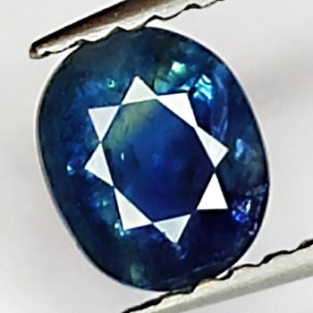 Saphir Bleu 0.75ct taille ovale 5.8x4.8mm 1