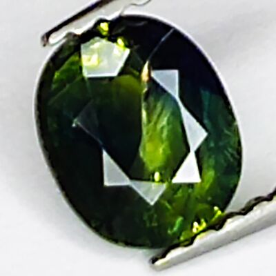 Zaffiro verde da 0,77 ct taglio ovale 6,0x5,0 mm