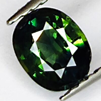 Saphir vert 0,95 ct taille ovale 6,2 x 5,0 mm