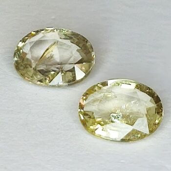 2.86ct Couple saphir jaune taille ovale 7.8x5.9mm 3