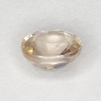 Saphir Blanc 1.14ct taille ovale 6.0x5.3mm 6