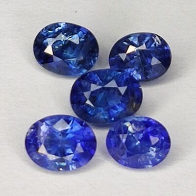 1,77 ct Blauer Saphir im Ovalschliff 4,9 x 3,7 mm, 5 Stk