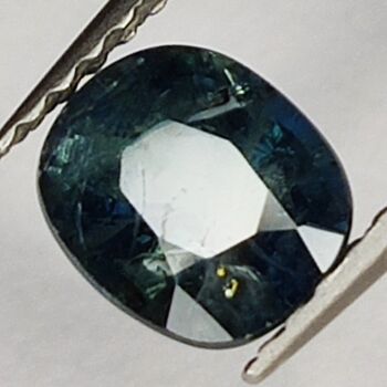 Saphir Bleu 1.05ct taille ovale 6.3x5.3mm 2