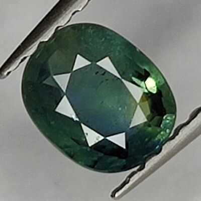 0,67 ct Grüner Saphir im Ovalschliff, 5,9 x 4,8 mm