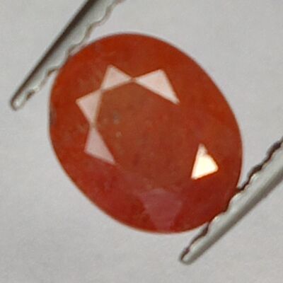 0.85ct Saphir Padparadscha taille ovale 6.0x4.8mm