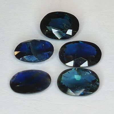 4,52 ct Blauer Saphir im Ovalschliff 7,6 x 5,3 mm, 5 Stk